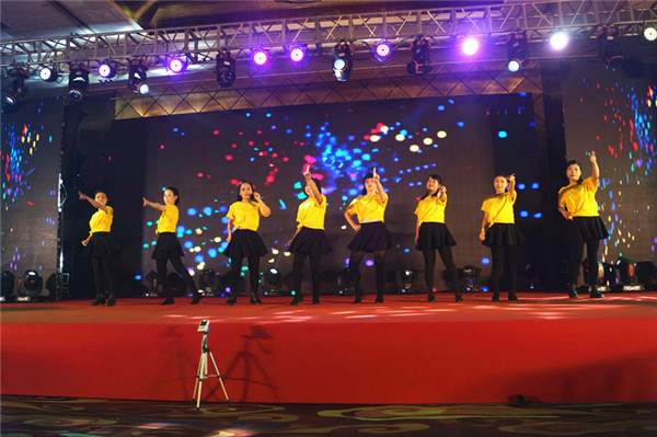 領先生物召開2018年度表彰獎勵大會暨2019年度工作規(guī)劃大會 領先生物召開2018年度表彰獎勵大會暨2019年度工作規(guī)劃大會